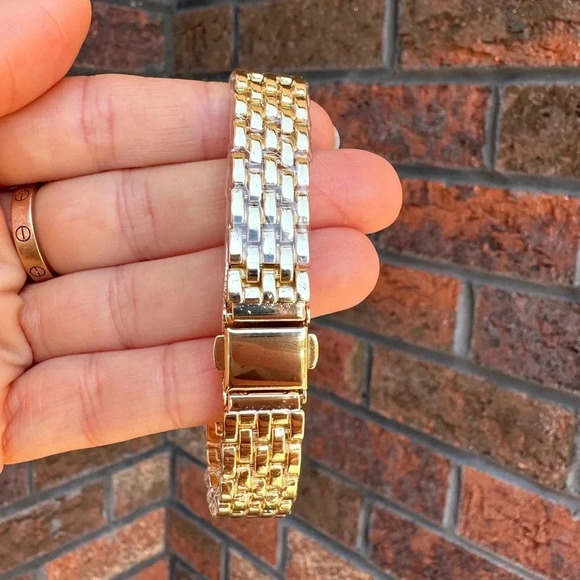 Panthere Classic Rectangle Gold Crystal Watch display picture 3